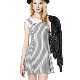 Coco Lee, coins are Kumis brown leather bag